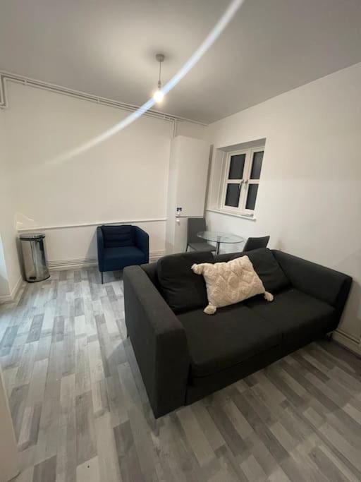 Lovely Spacious Entire 1 Bedroom Apartment - New Management London Eksteriør bilde
